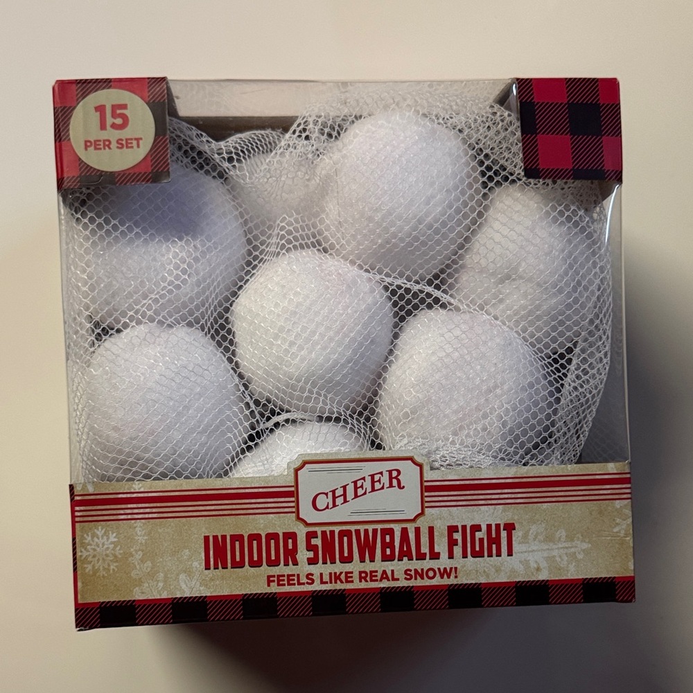 NWT New Indoor Snowball Fight Set - White